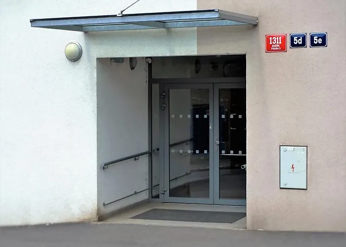 Leongargt Apartments